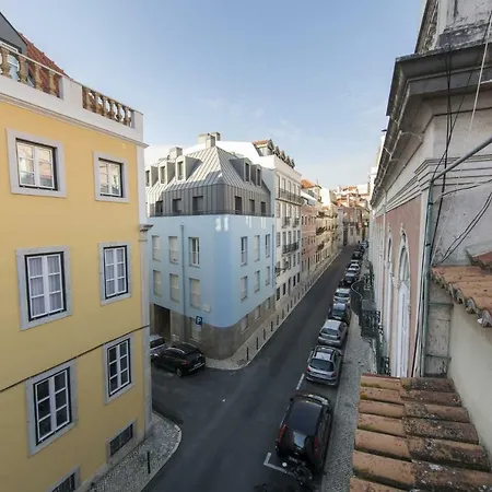 Traditional Duplex In Principe Real Lisboa