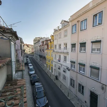 Traditional Duplex In Principe Real Διαμέρισμα *