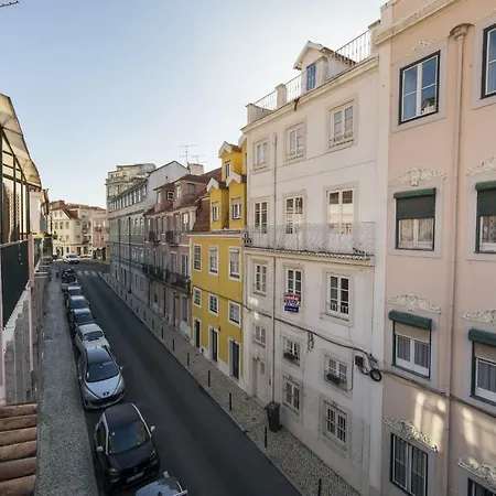 Апартаменты Traditional Duplex In Principe Real Лиссабон